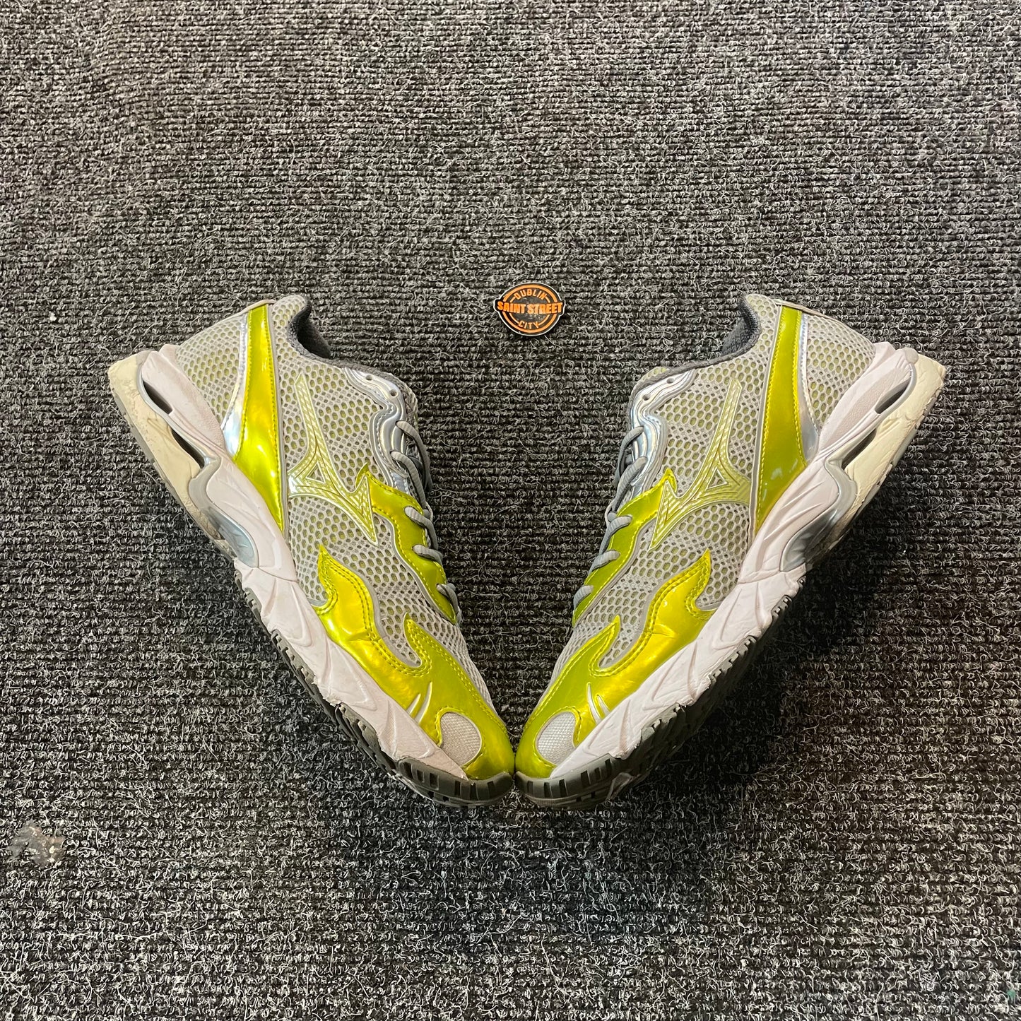 Mizuno-Green Wave Rider 10 X One Block Down
