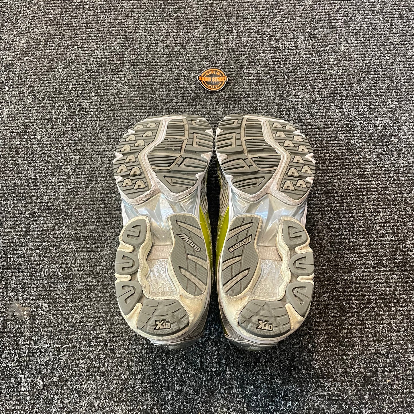 Mizuno-Green Wave Rider 10 X One Block Down