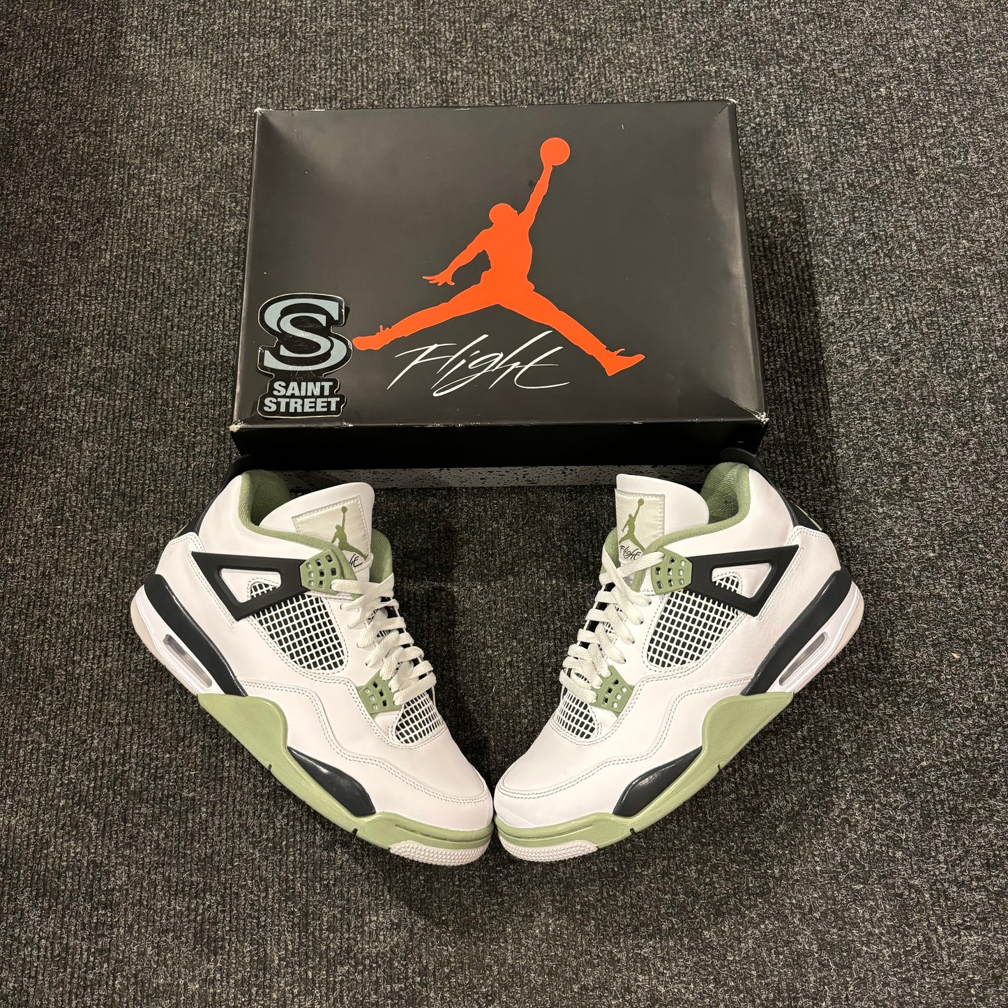 Jordan 4 'Sea Foam'