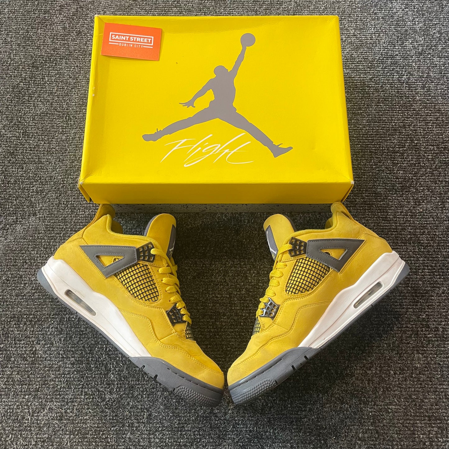 Air Jordan 4 'Lightning'