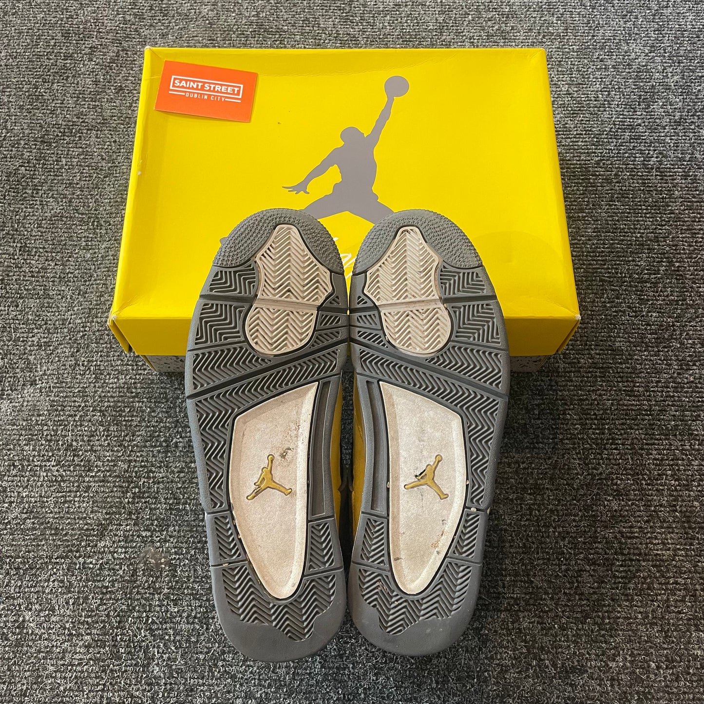Air Jordan 4 'Lightning'