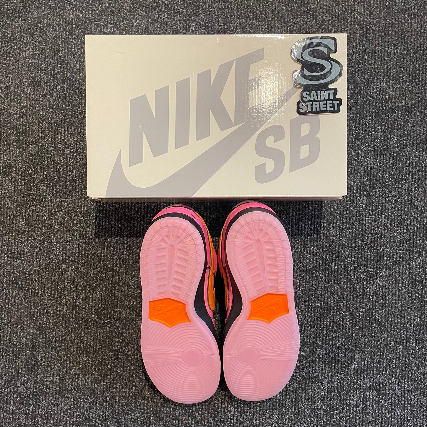 Nike SB Dunk Low X The Powerpuff Girls 'Blossom'