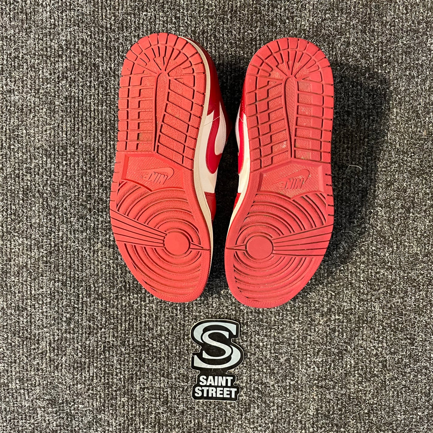 Air Jordan 1 Low 'University Red'