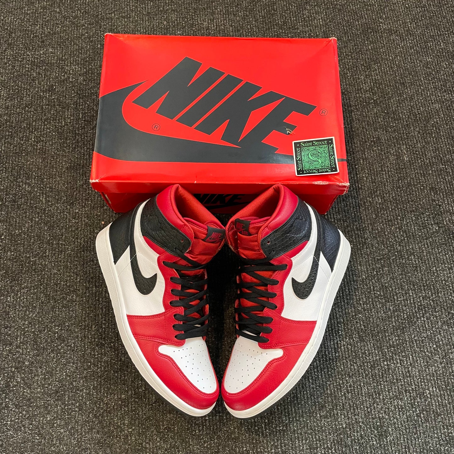 Air Jordan 1 High Snakeskin (W)