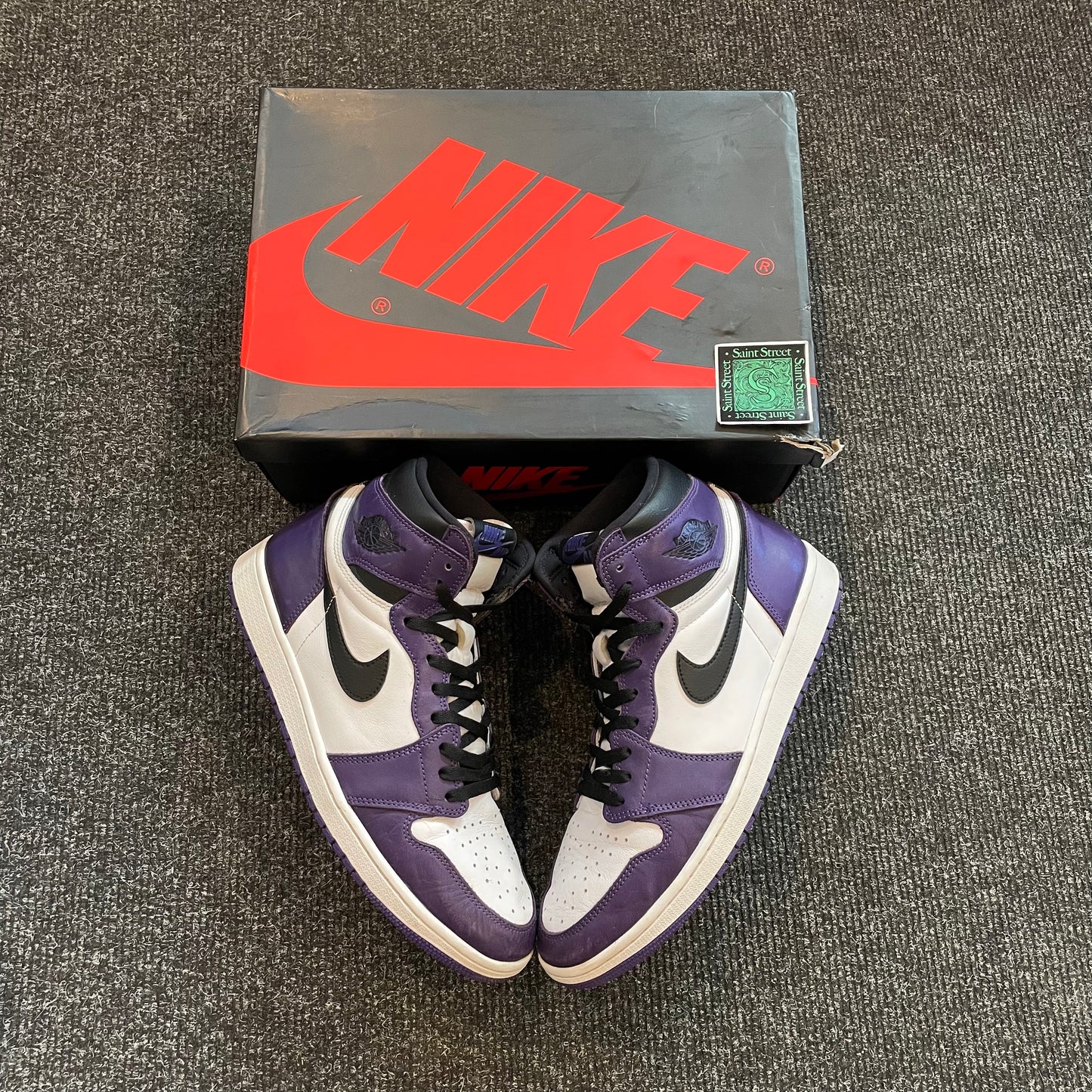 Air Jordan 1 High 'Court Purple'