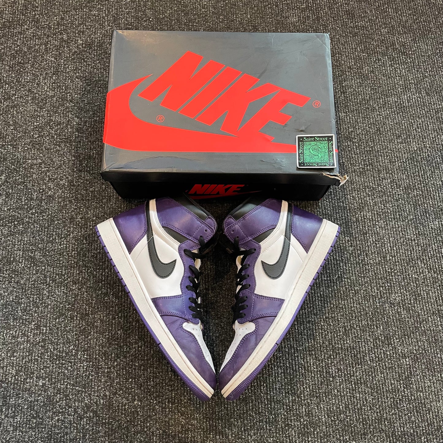 Air Jordan 1 High 'Court Purple'