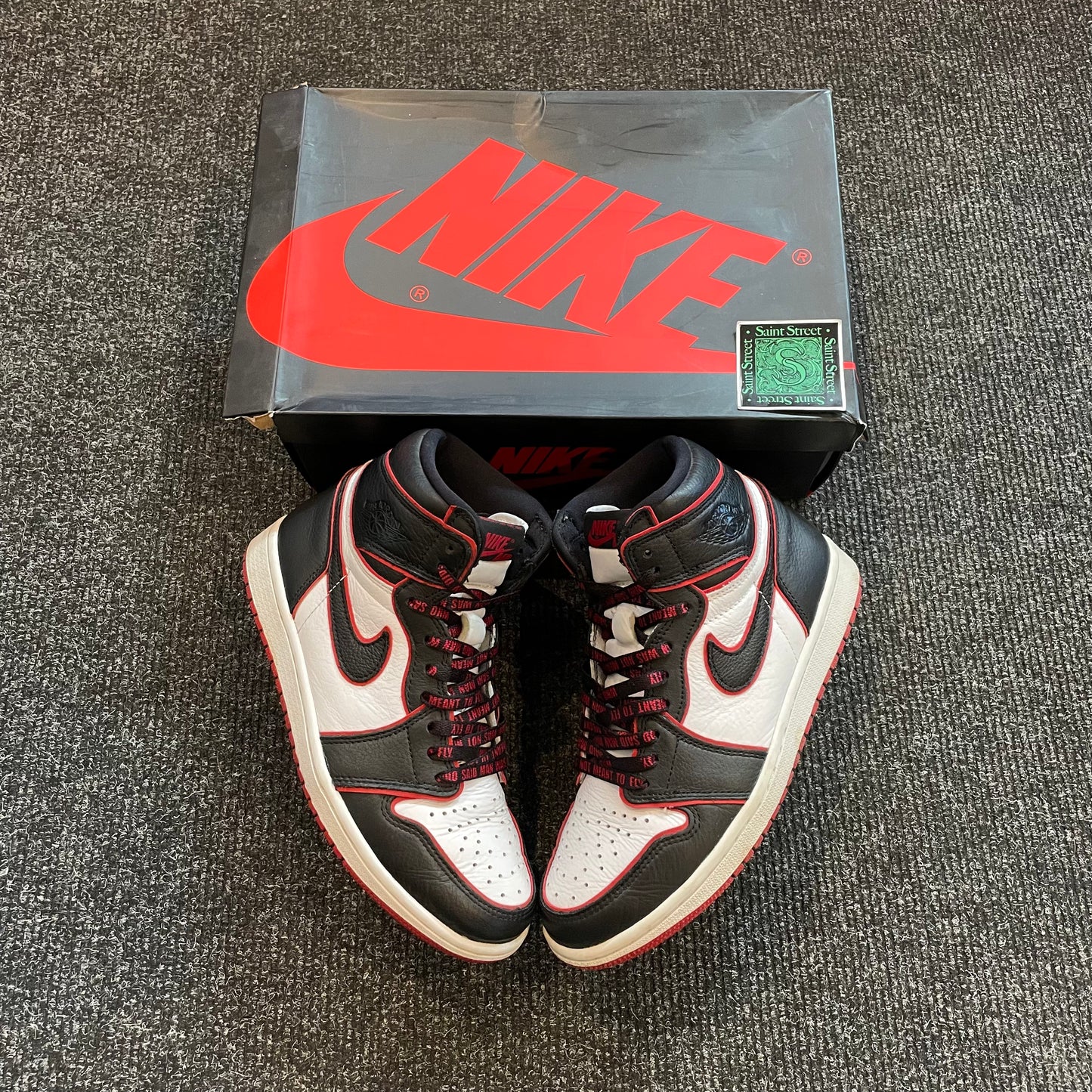 Air Jordan 1 High 'Bloodline'