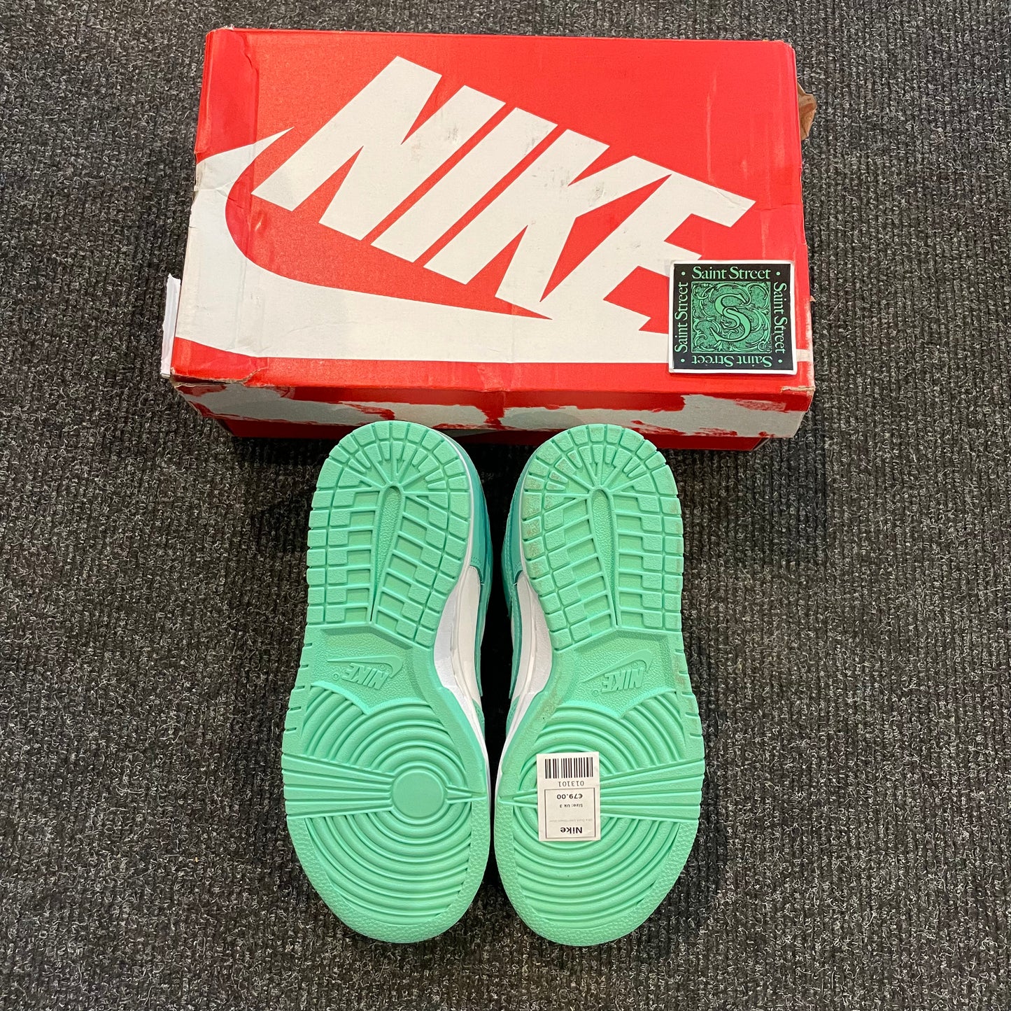 Nike Dunk Low 'Green Glow'