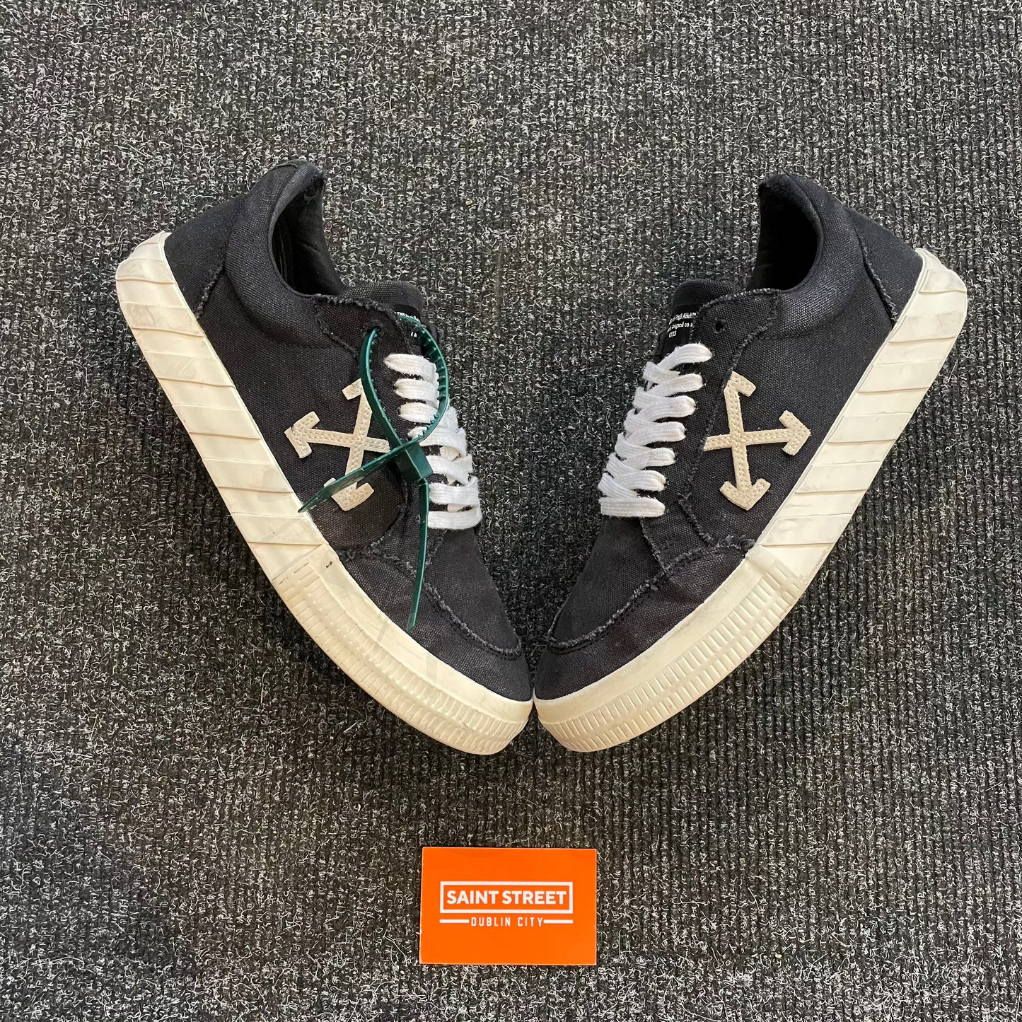 Off White Vulc Sneakers Black/White