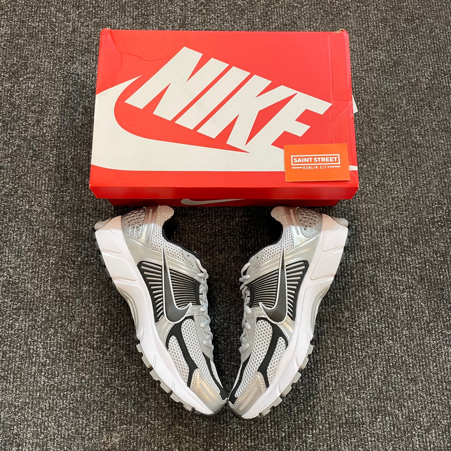 Nike Zoom Vomero Black/Silver