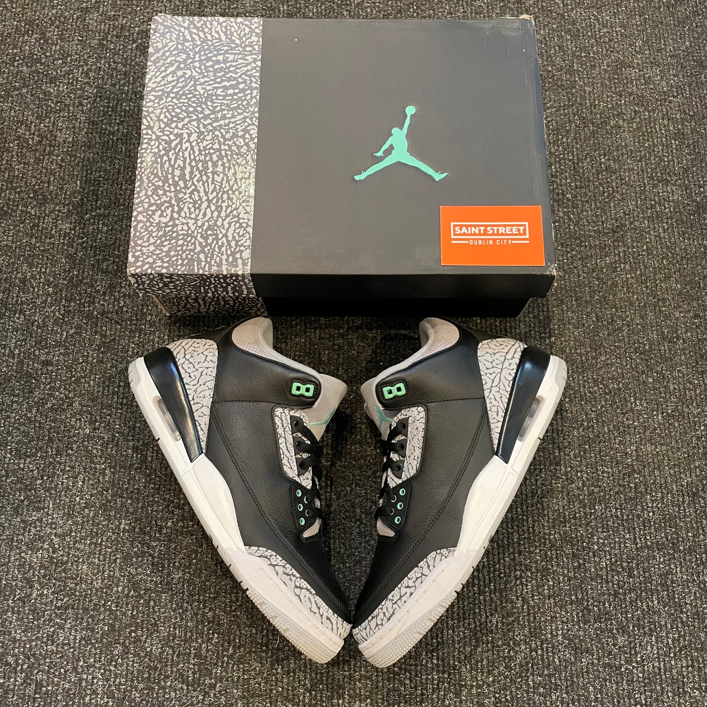 Air Jordan 3 'Green Glow'