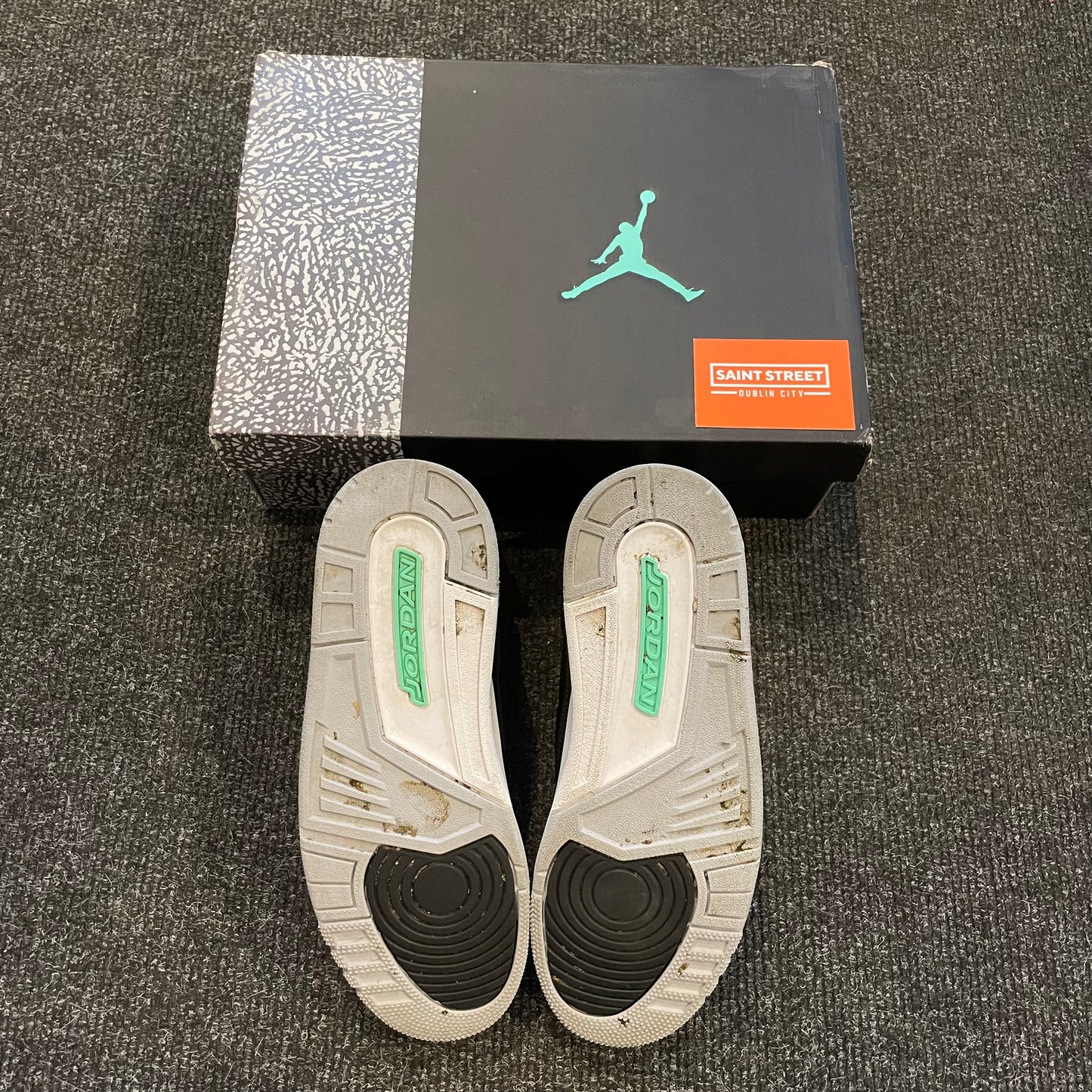 Air Jordan 3 'Green Glow'