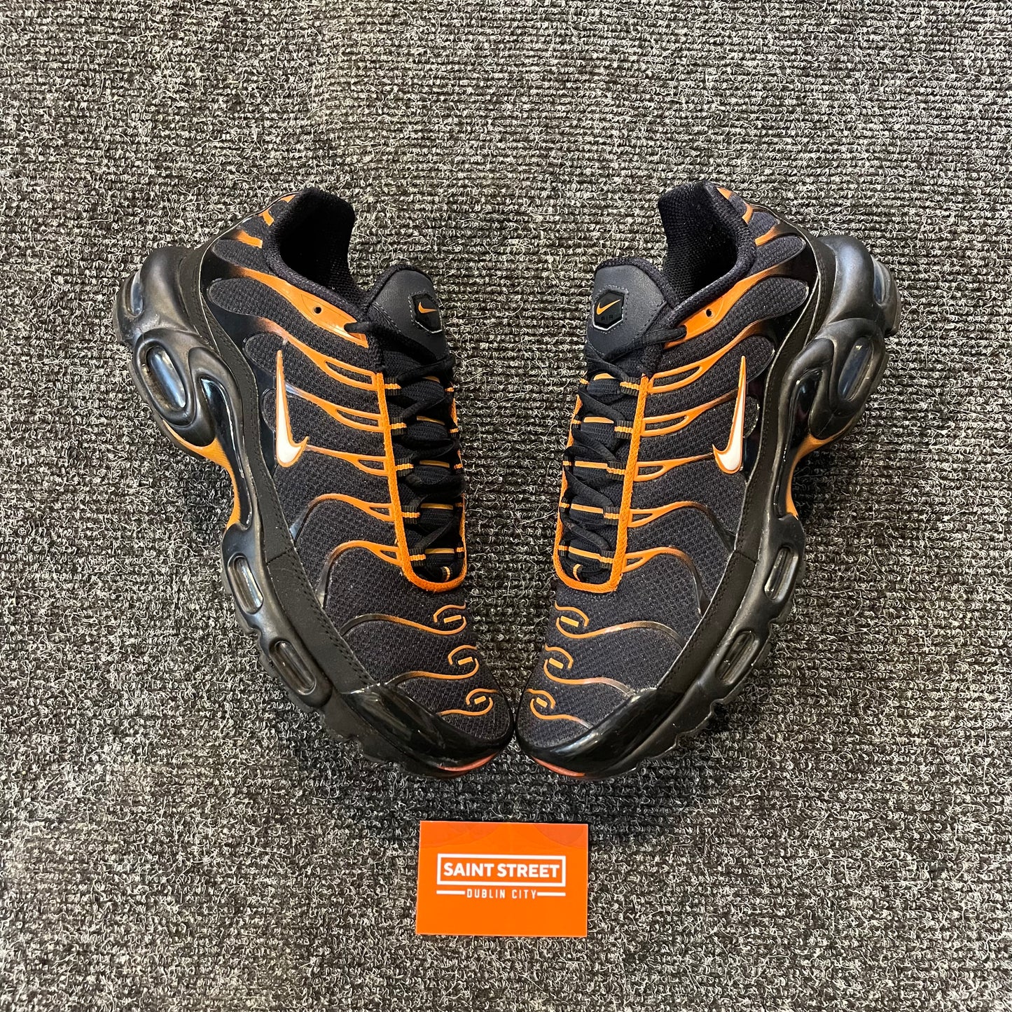 Nike Air Max Plus Black/Orange