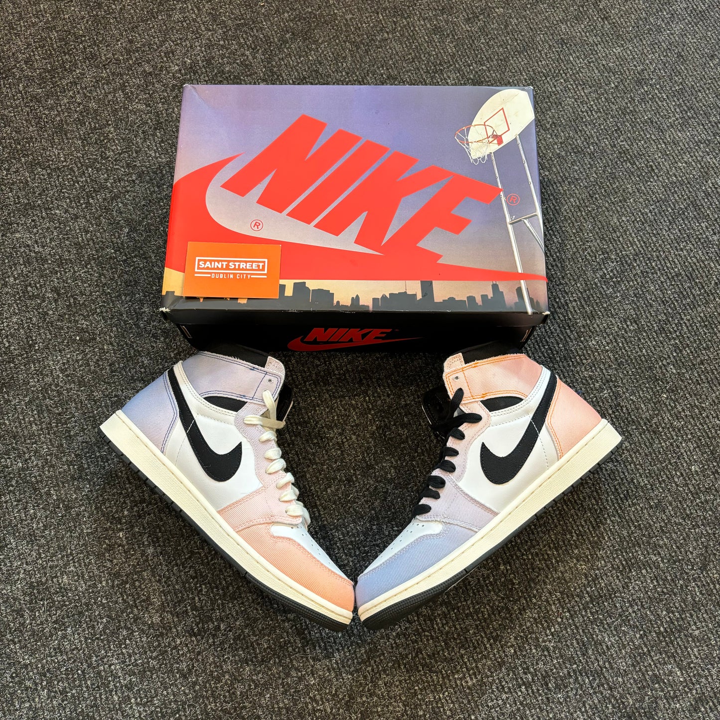 Air Jordan 1 High 'Skyline'
