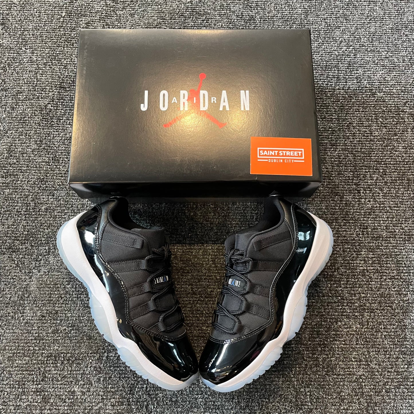 Air Jordan 11 Low 'Space Jam'