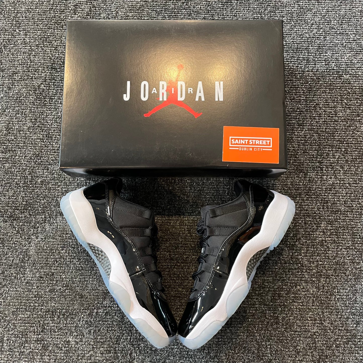 Air Jordan 11 Low 'Space Jam'