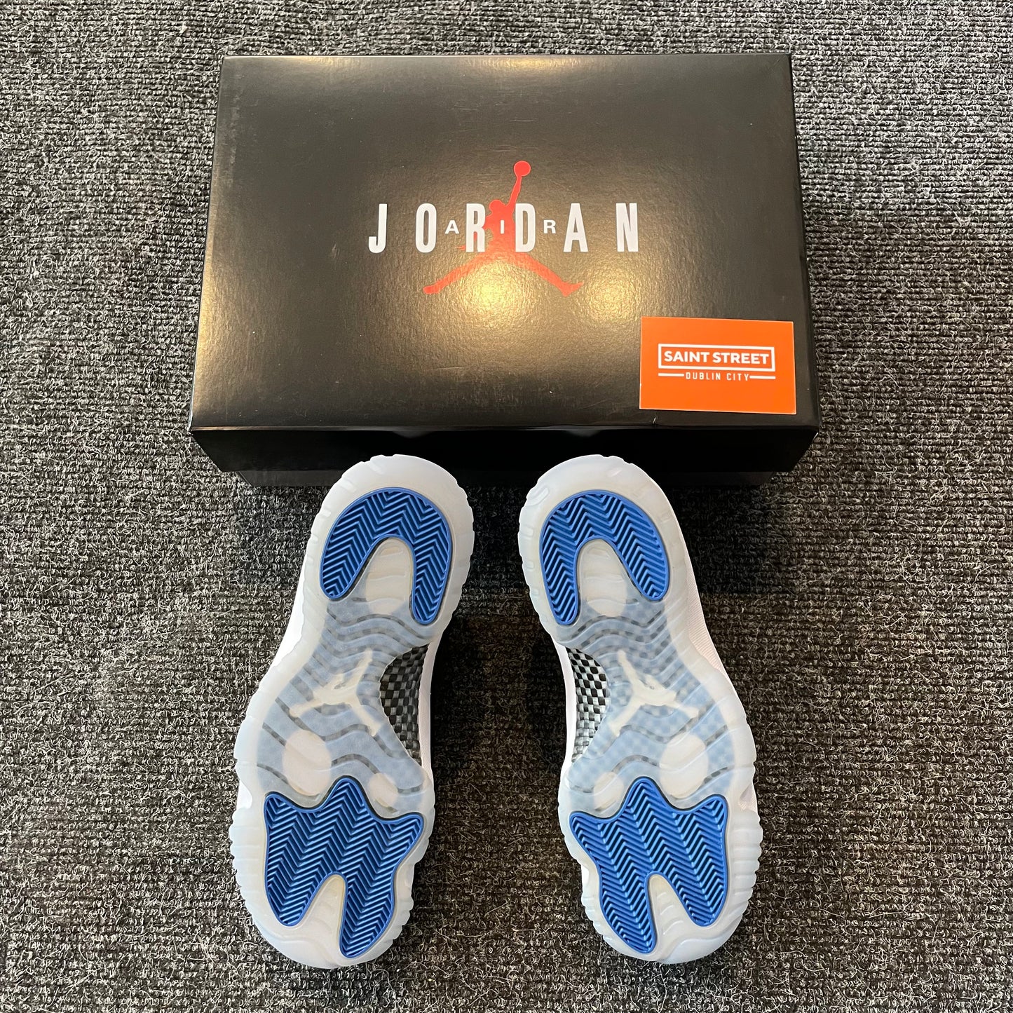 Air Jordan 11 Low 'Space Jam'