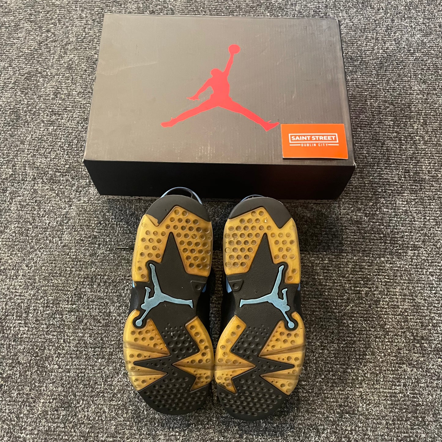 Air Jordan 6 Black UNC