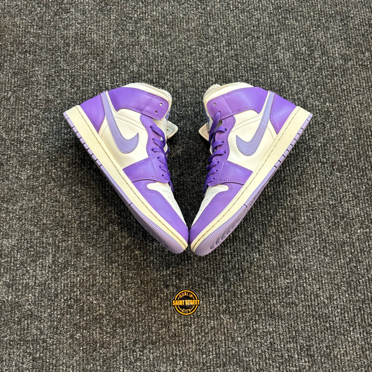 Air Jordan 1 Mid Purple