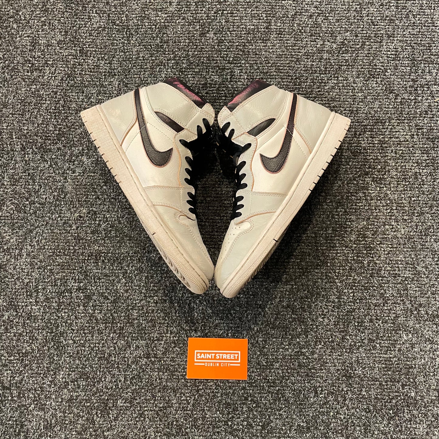 Air Jordan 1 High 'NY To Paris'