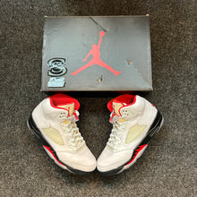 Load image into Gallery viewer, Jordan 5 &#39;Fire Red&#39;
