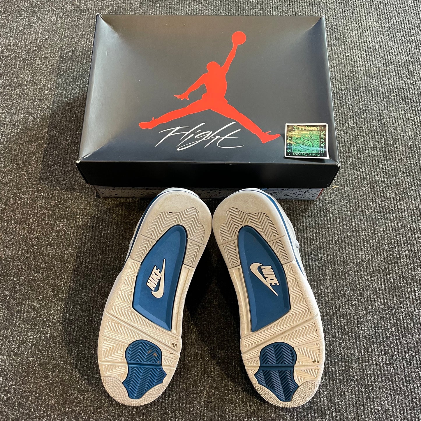 Air Jordan 4 Military Blue