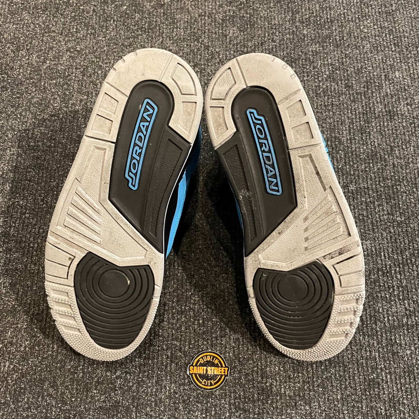 Air Jordan 3 'Powder Blue'