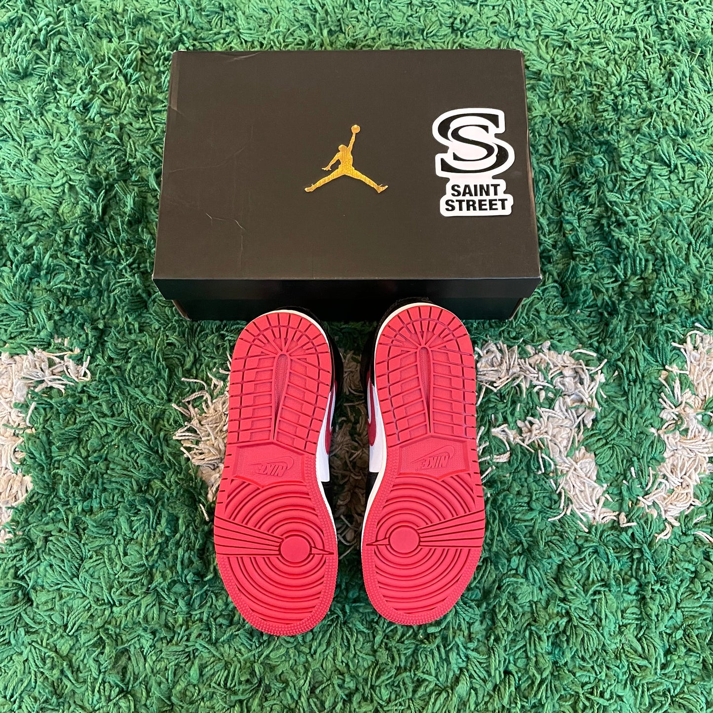 Air Jordan 1 Mid 'Gym Red' (GS)