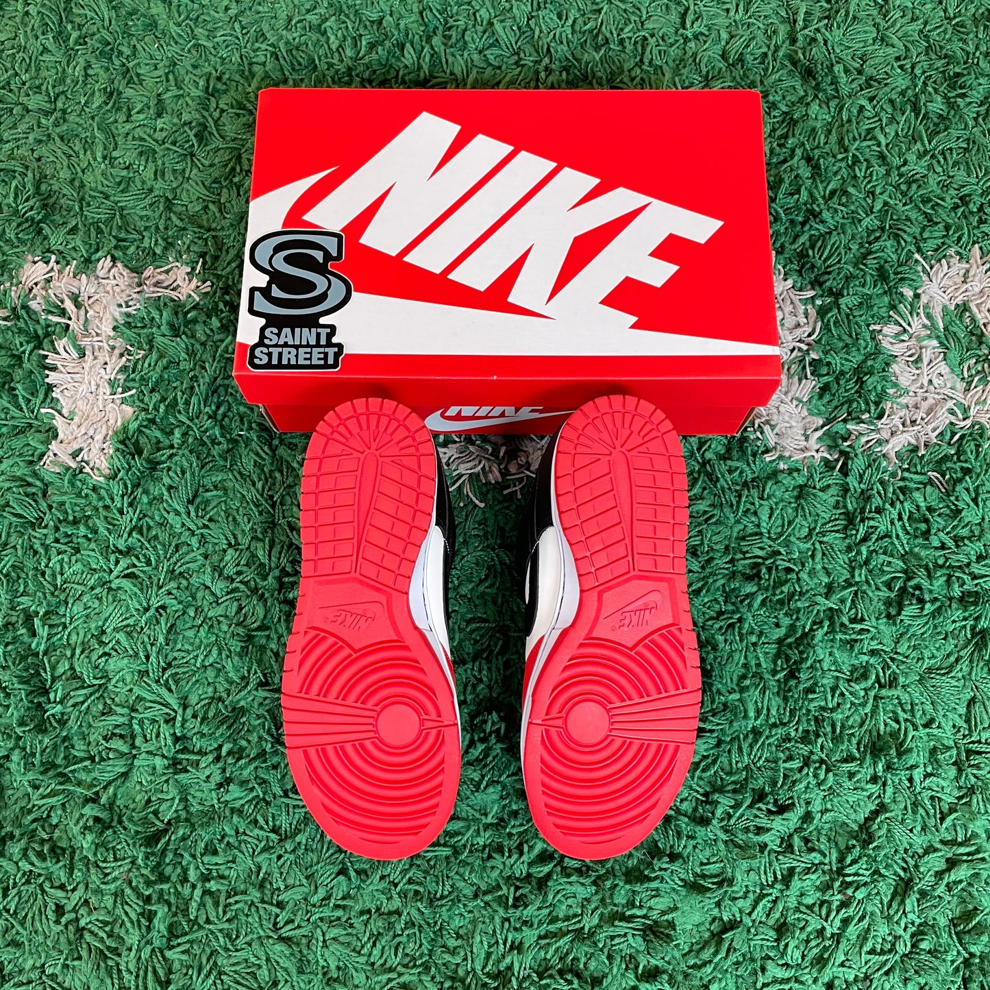 Nike Dunk Low EMB 'Chicago'