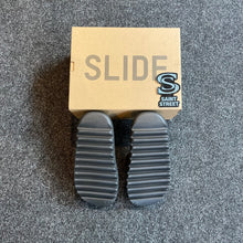 Load image into Gallery viewer, Yeezy Slide &#39;Onyx&#39;
