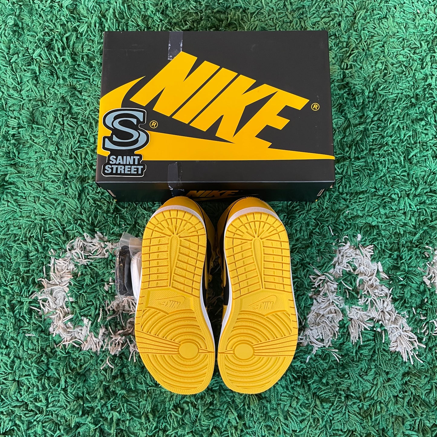 Air Jordan 1 High 'Pollen'