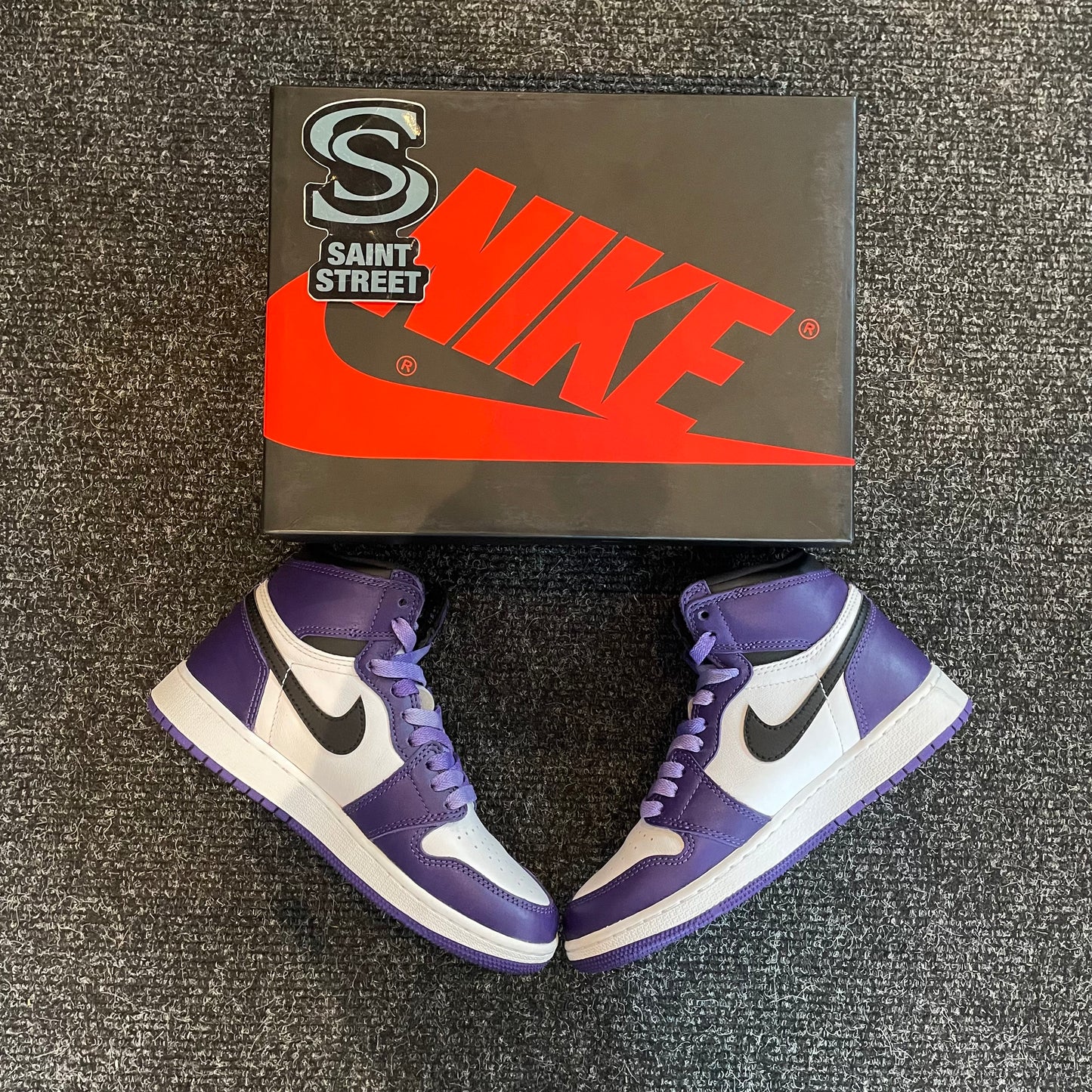 Air Jordan 1 High 'Court Purple'