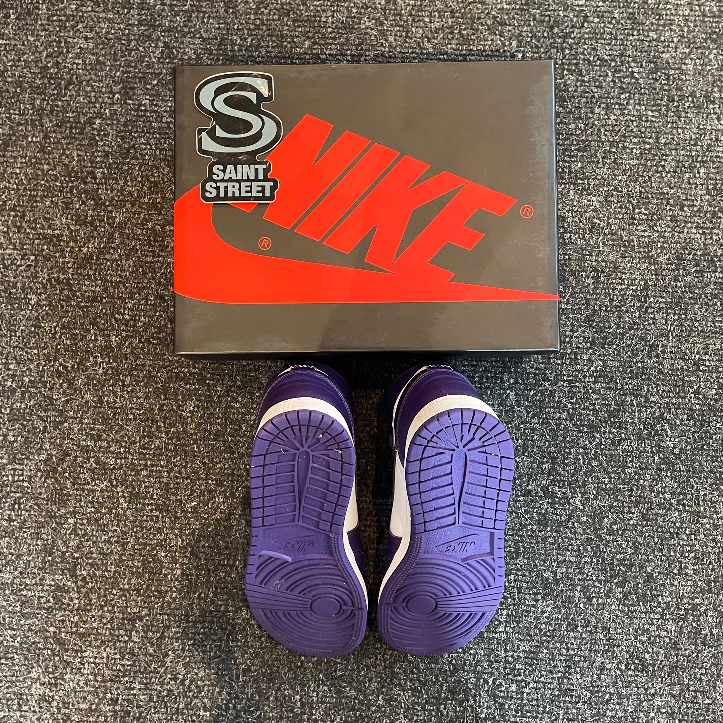 Air Jordan 1 High 'Court Purple'