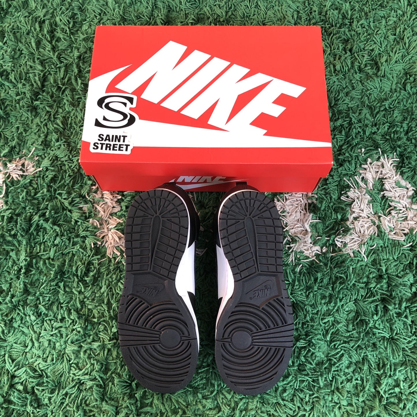 Nike Dunk High 'Panda'