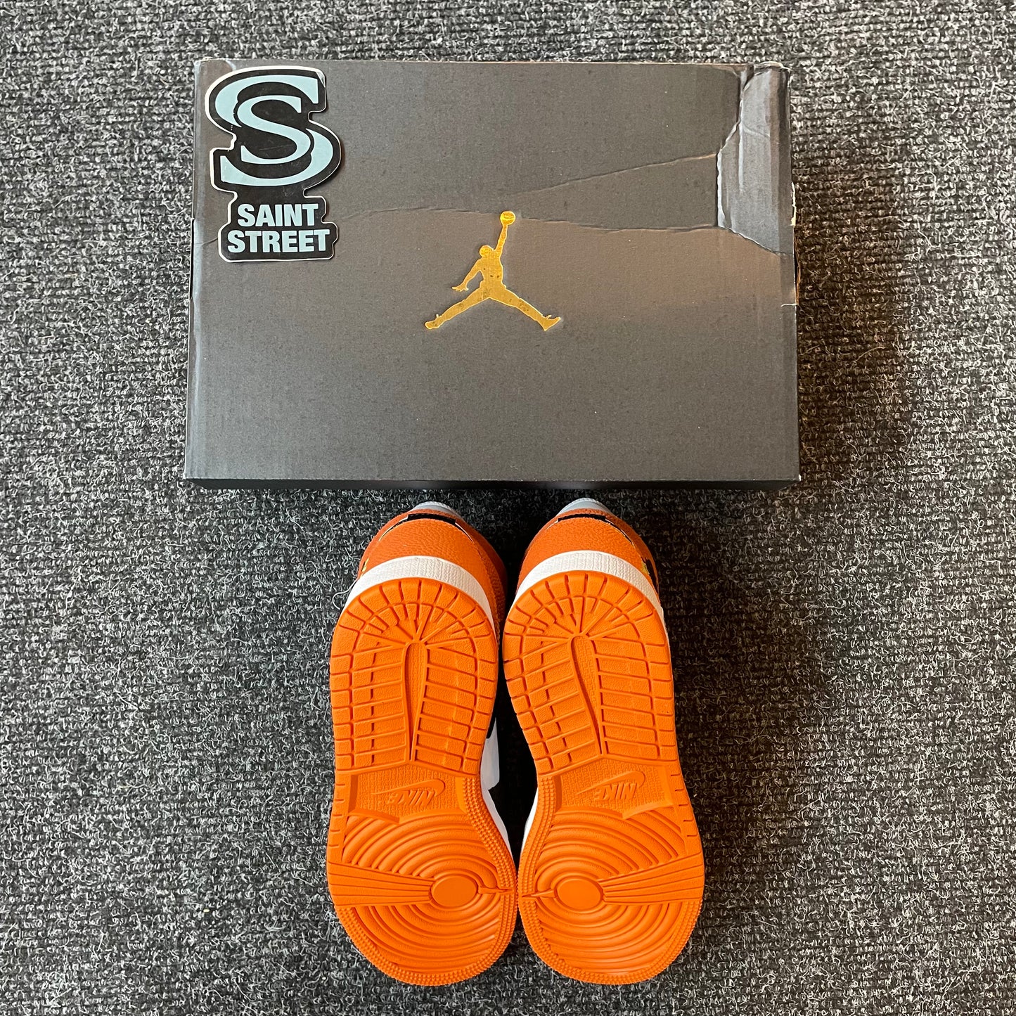 Jordan 1 Mid 'Starfish'