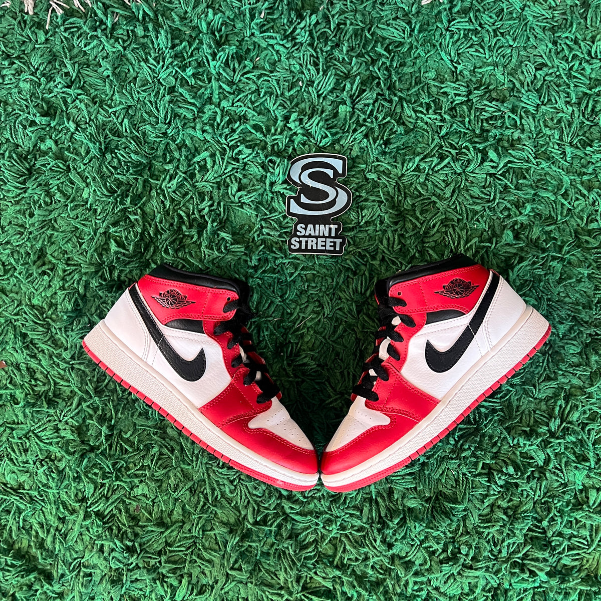 Air Jordan 1 Mid 'Chicago White Heel' Only) SaintStreetSneakers