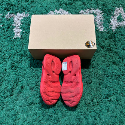 Yeezy Foam RNNR 'Vermillion'