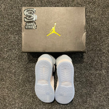 Load image into Gallery viewer, Jordan 1 Reverse &#39;Ice Blue&#39;
