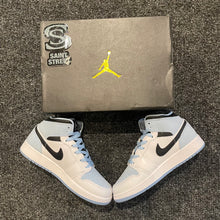 Load image into Gallery viewer, Jordan 1 Reverse &#39;Ice Blue&#39;
