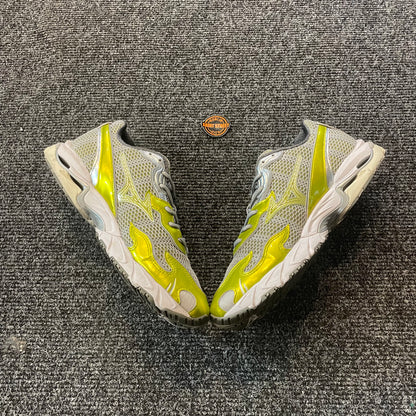 Mizuno-Green Wave Rider 10 X One Block Down