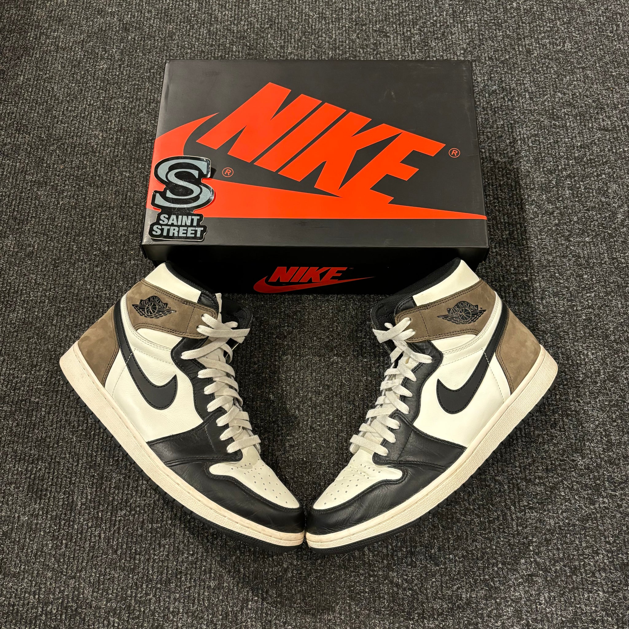 Jordan SaintStreetSneakers