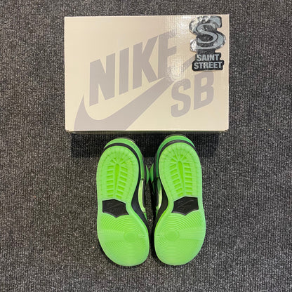 Nike SB Dunk Low X The Powerpuff Girls 'Buttercup'