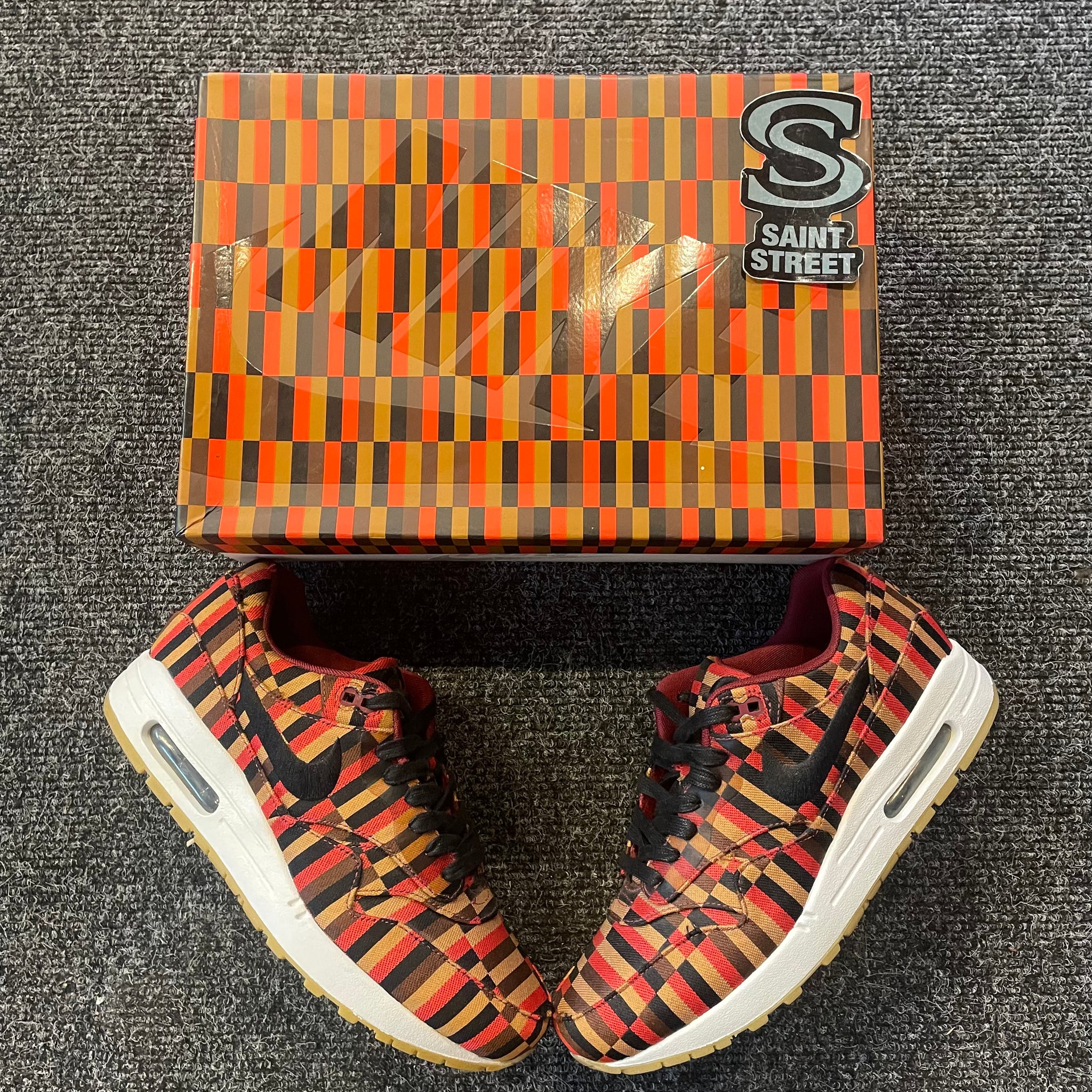 Nike Air Max 1 London Underground Roundel SaintStreetSneakers