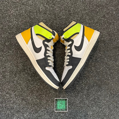 Air Jordan 1 High 'Uni Gold'
