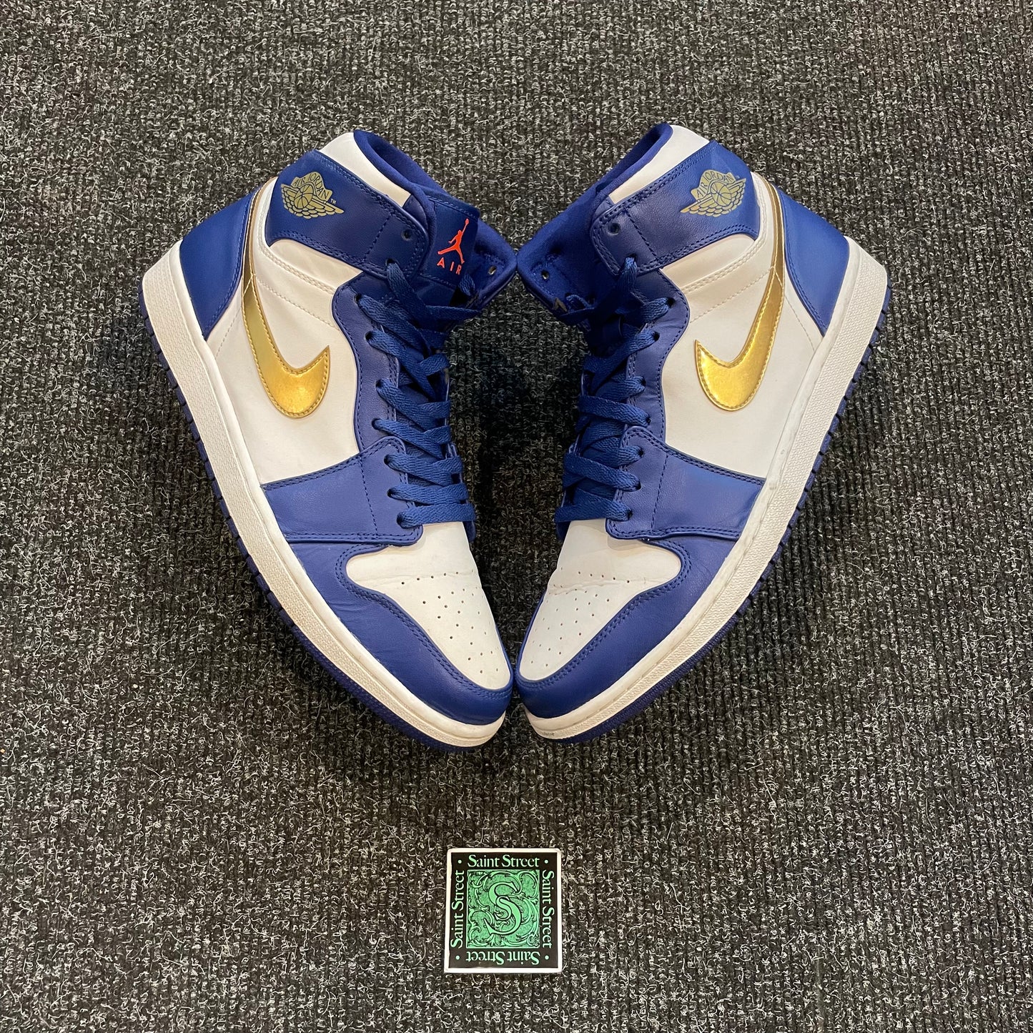 Air Jordan 1 Mid 'Gold Medal'