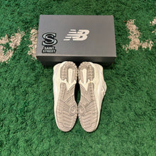Load image into Gallery viewer, New Balance 550 &#39;Grey/White&#39; (Online Only)

