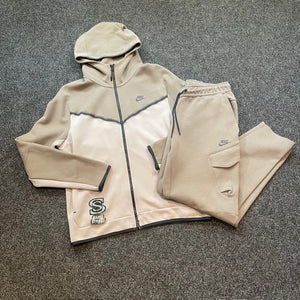 Nike tracksuit cream outlet