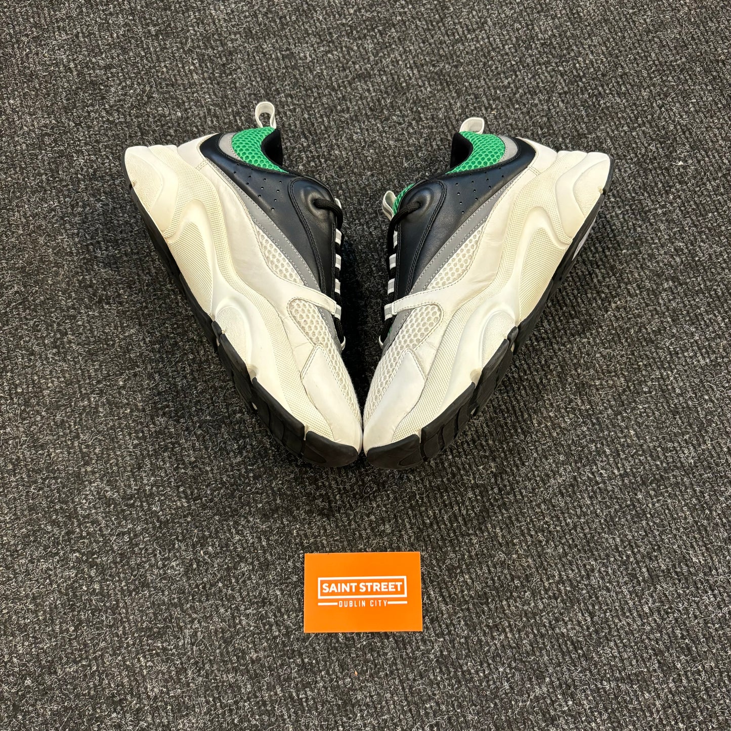 Dior B22 White/Black/Green