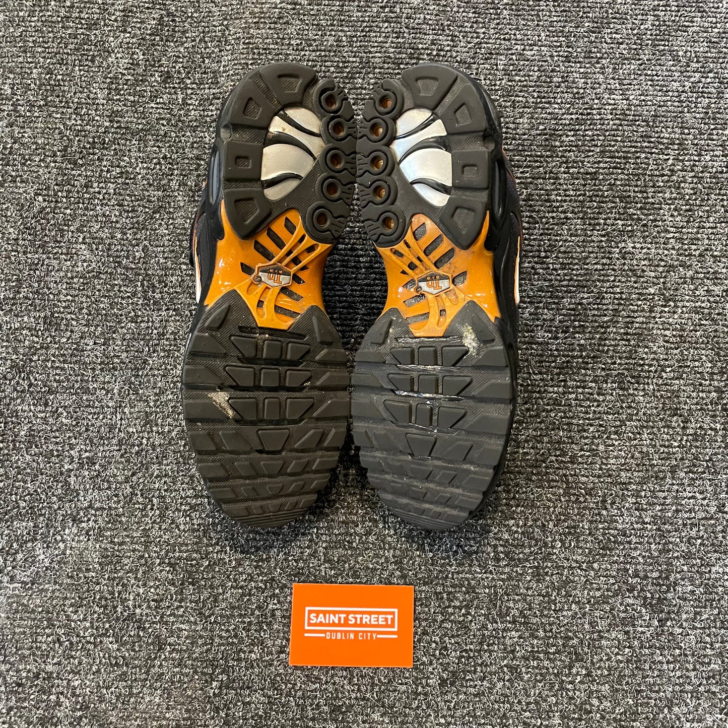 Nike Air Max Plus Black/Orange