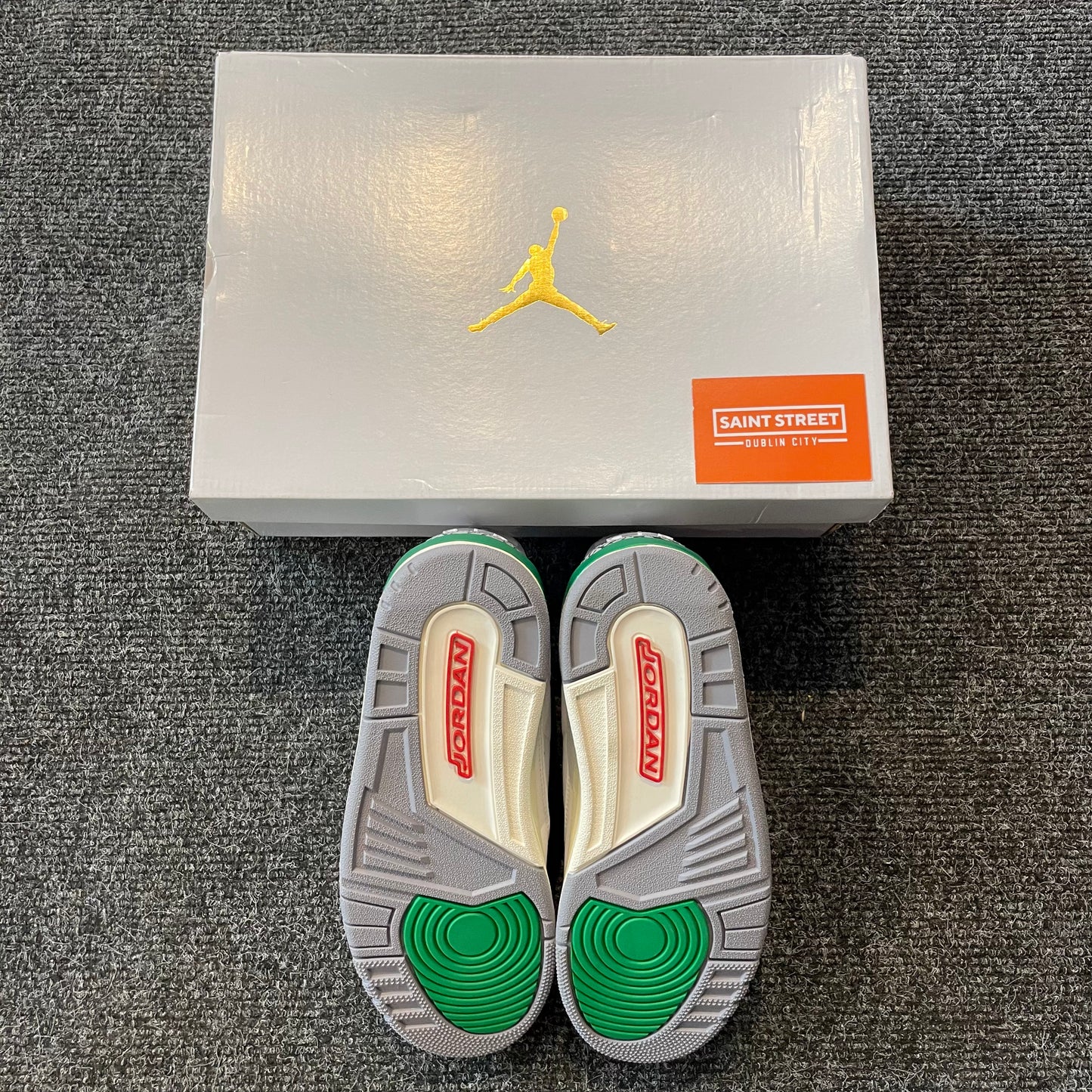 Air Jordan 3 Lucky Green